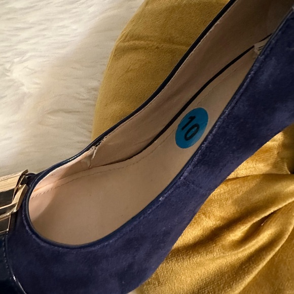 Navy Pumps - Picture 4 of 8